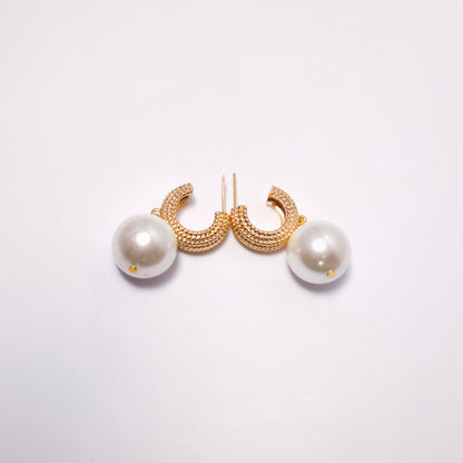 Vintage Pearl Light Luxury Hoop Earrings