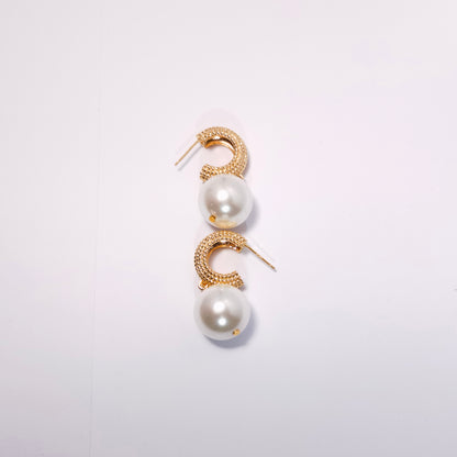 Vintage Pearl Light Luxury Hoop Earrings