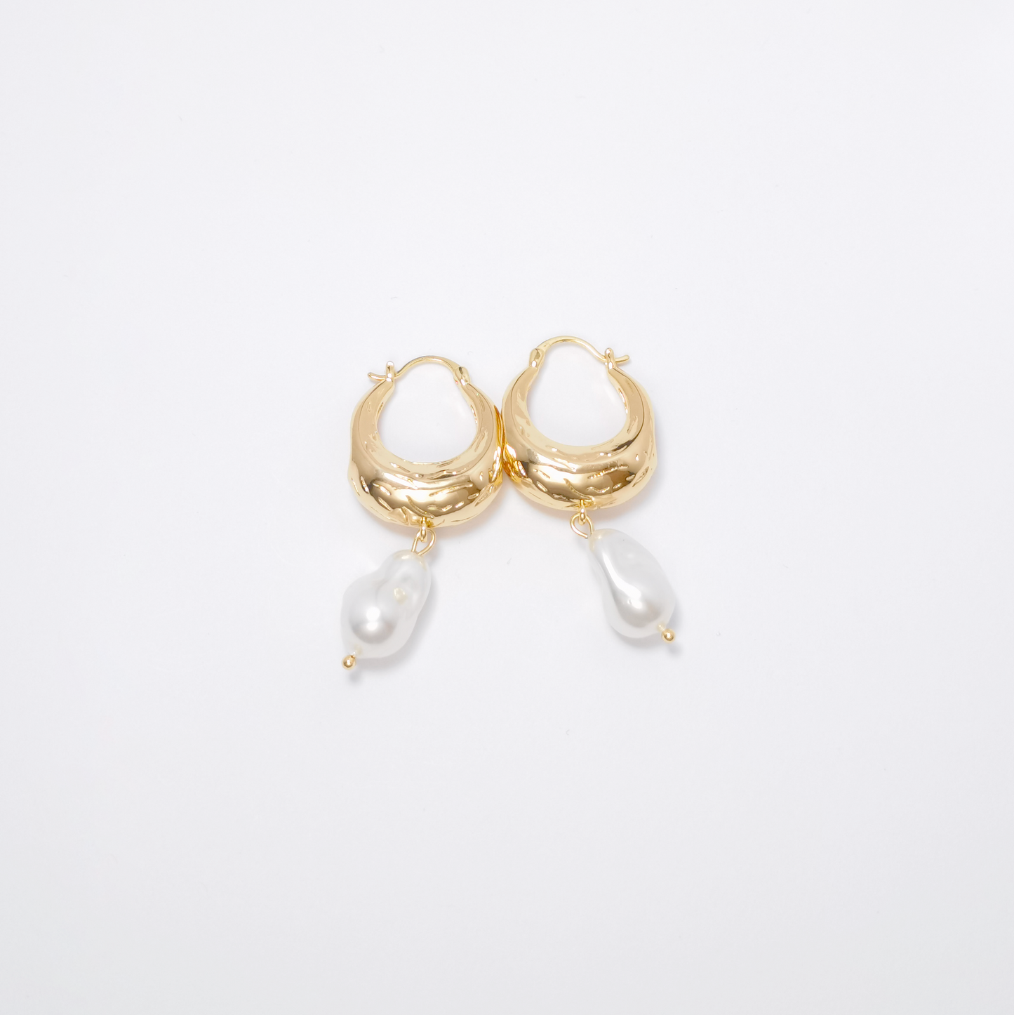 Earrings Of Baroque Literary And Retro Style