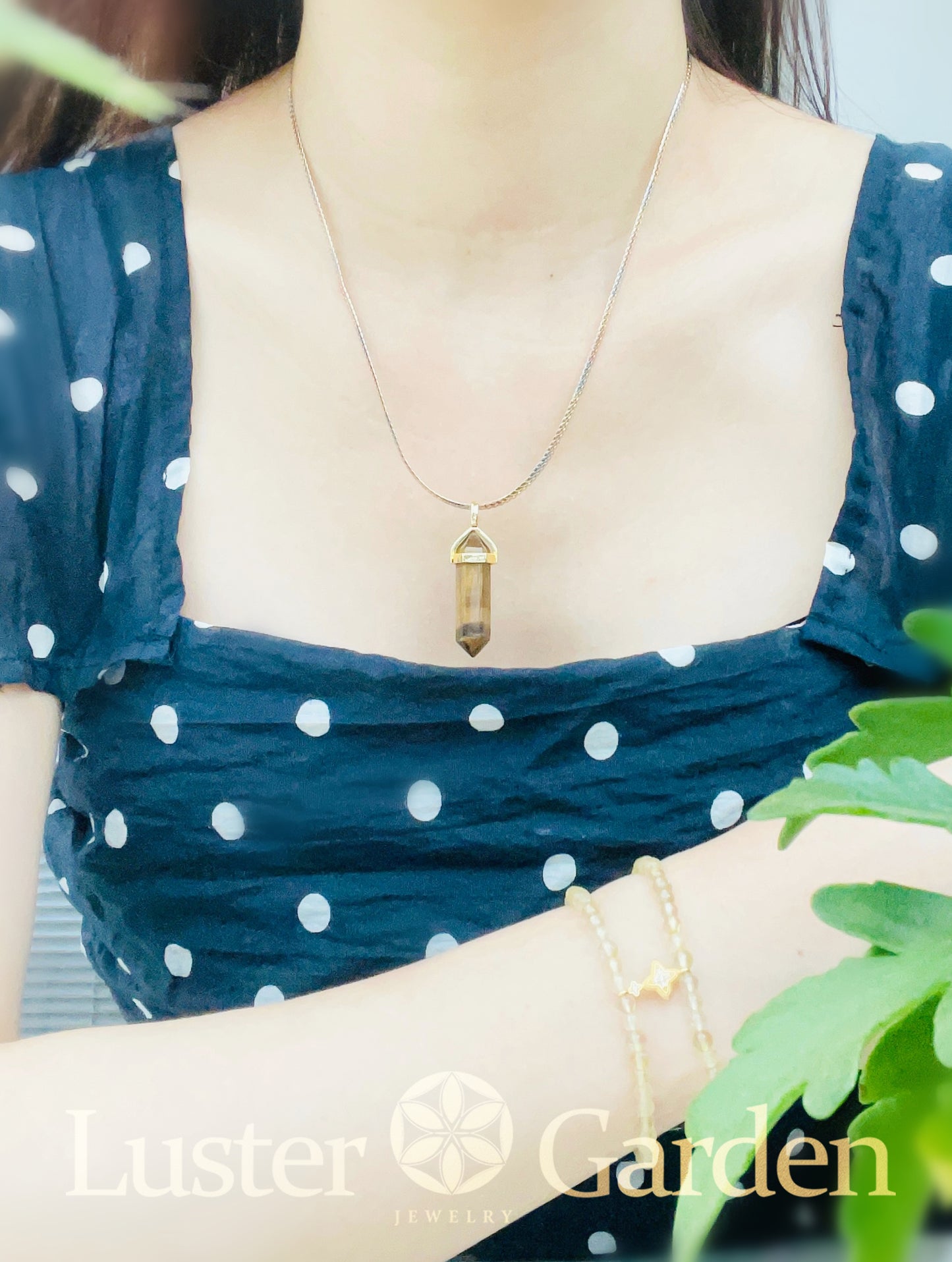 Snake Chain Charm Choker Necklace with Clear Quartz