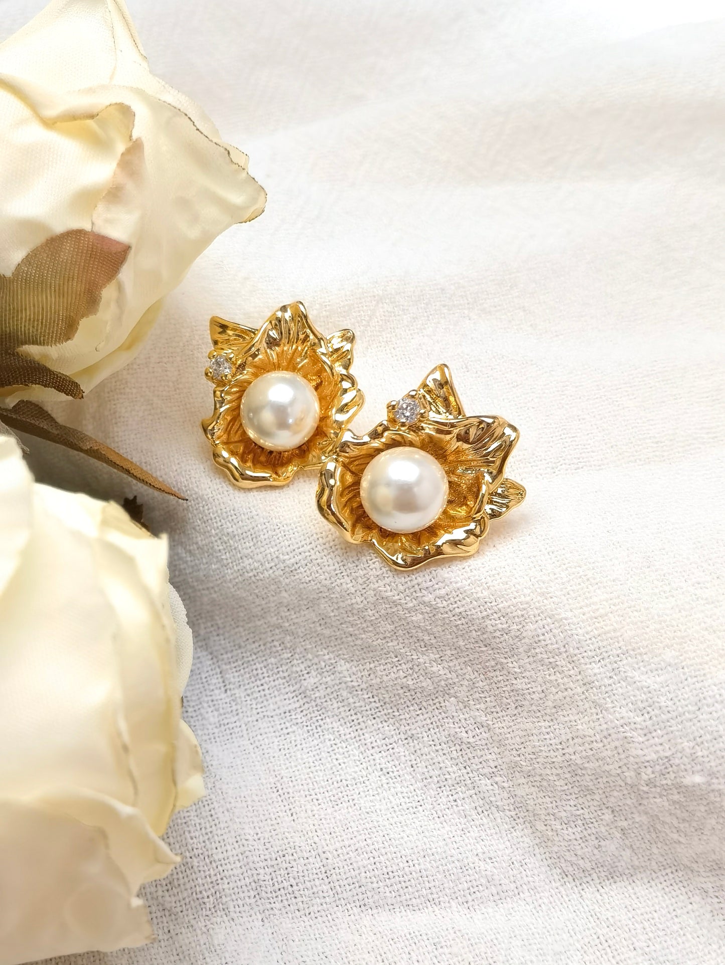 Flower & Pearl Dream Stud Earrings in Gold