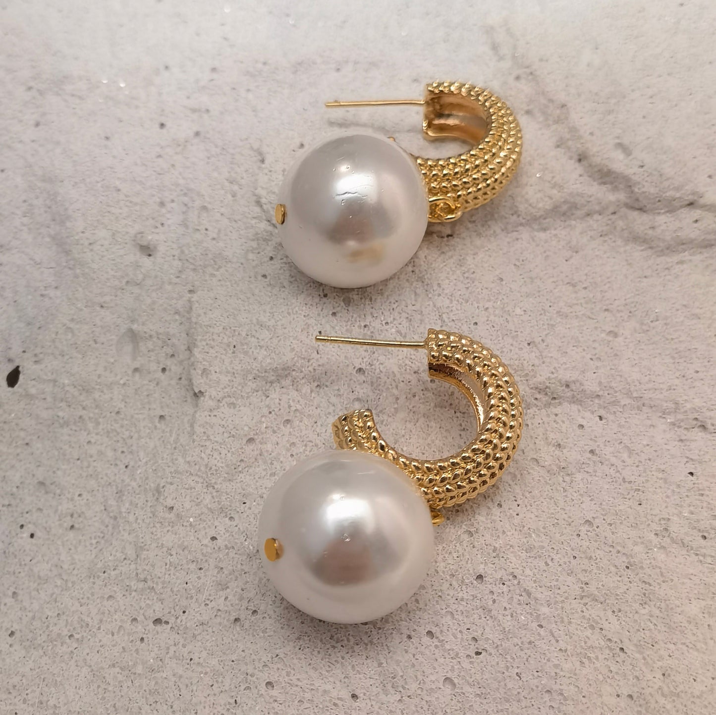 Vintage Pearl Light Luxury Hoop Earrings