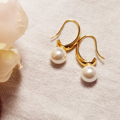 Literary Retro Style Pearl Drop Gold Earrings