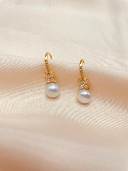 Four-leaf Clover Pearl Drop Gold Earrings