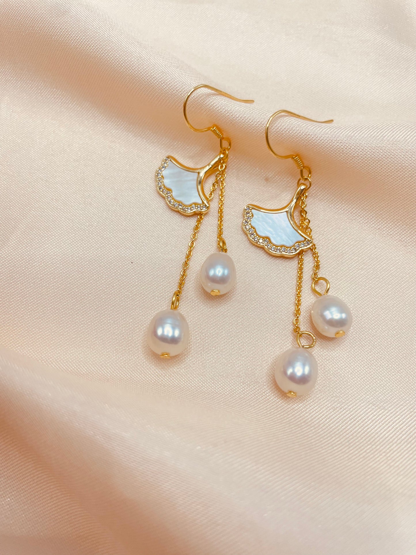 Maple Leaf shape Mother of Pearl with Freshwater Pearl Earrings