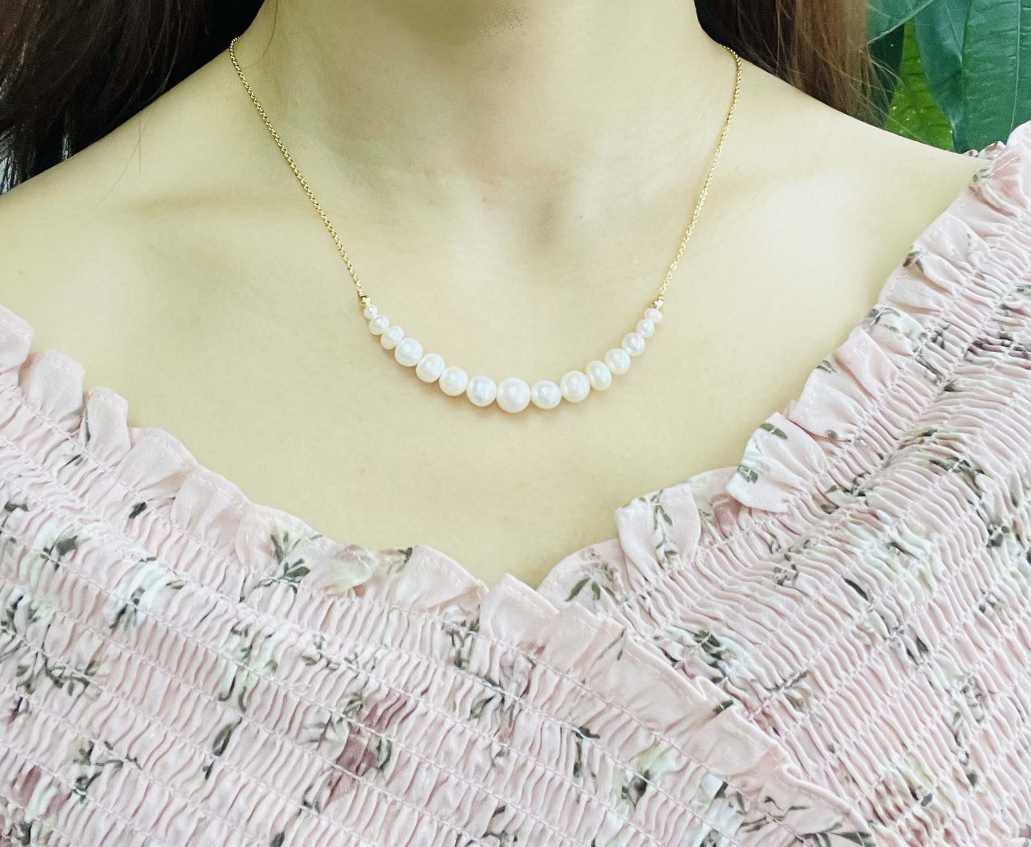 Smile-shaped Freshwater Pearl Charm Choker Necklace