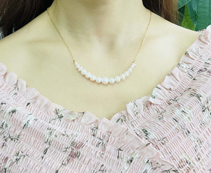 Smile-shaped Freshwater Pearl Charm Choker Necklace